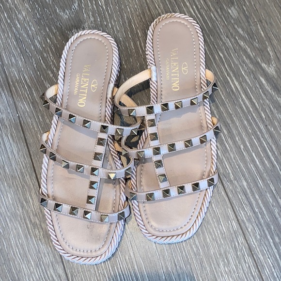 Shoes - Weaved Platform Studded Sandals Size 40/9.5